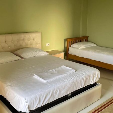 Azure Apartments By Kondo Stays Vlorë Extérieur photo