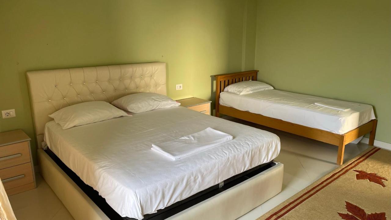 Azure Apartments By Kondo Stays Vlorë Extérieur photo