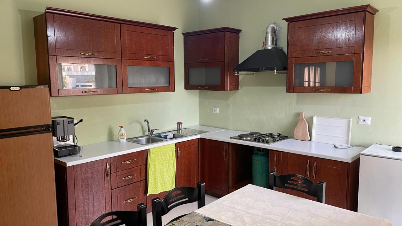Azure Apartments By Kondo Stays Vlorë Extérieur photo