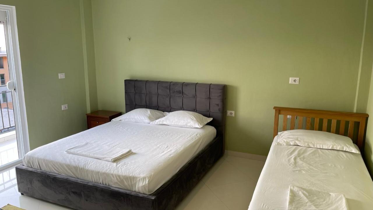 Azure Apartments By Kondo Stays Vlorë Extérieur photo