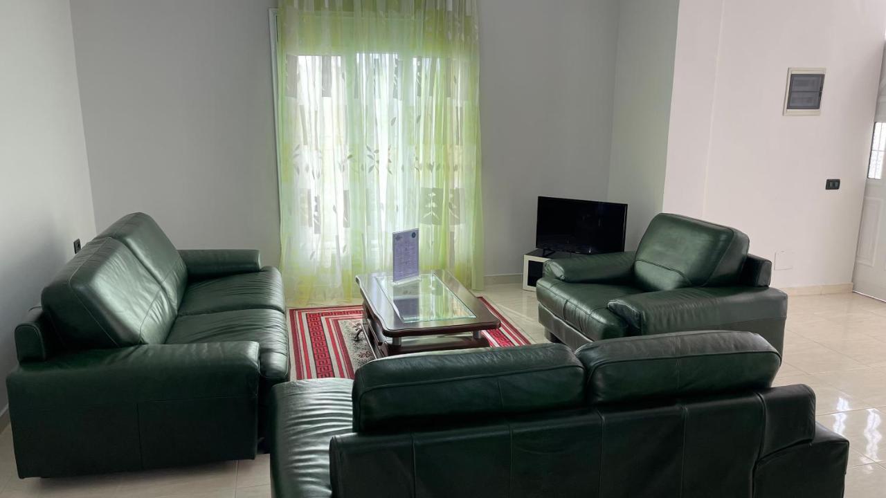 Azure Apartments By Kondo Stays Vlorë Extérieur photo