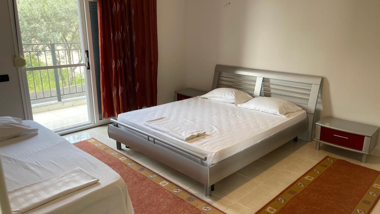 Azure Apartments By Kondo Stays Vlorë Extérieur photo