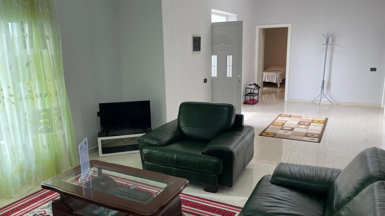 Azure Apartments By Kondo Stays Vlorë Extérieur photo