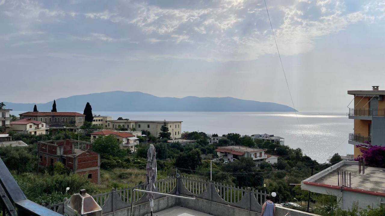 Azure Apartments By Kondo Stays Vlorë Extérieur photo